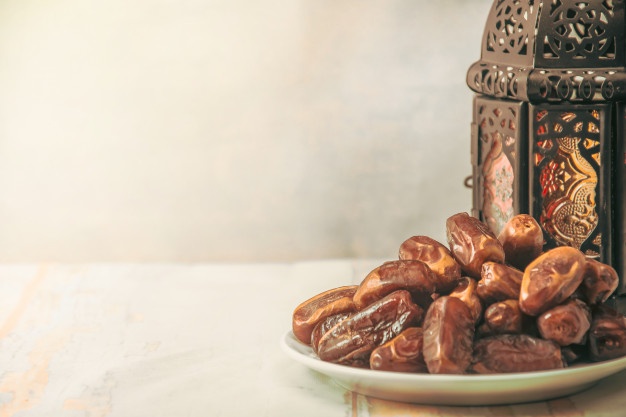 date-palm-fruit-kurma-ramadan-food_44074-155